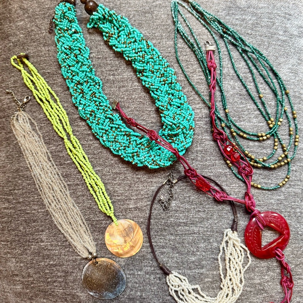 Elegant Beaded Necklace Set - Turquoise, Red, and Green